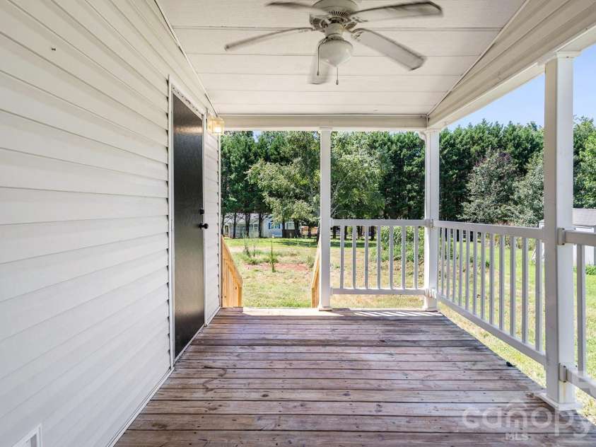 178 Zircon Drive, Statesville, NC 28625.  MLS# CAR4410053, YatesRealty ID 41124. 