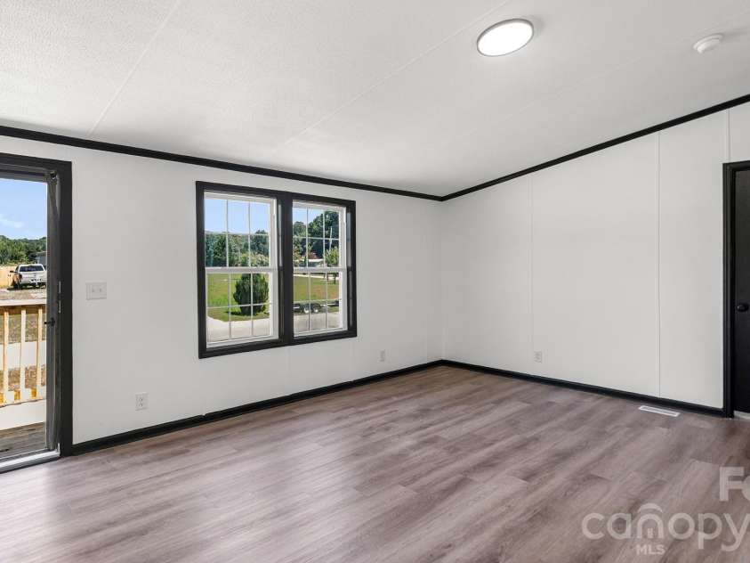 178 Zircon Drive, Statesville, NC 28625.  MLS# CAR4410053, YatesRealty ID 41124. 