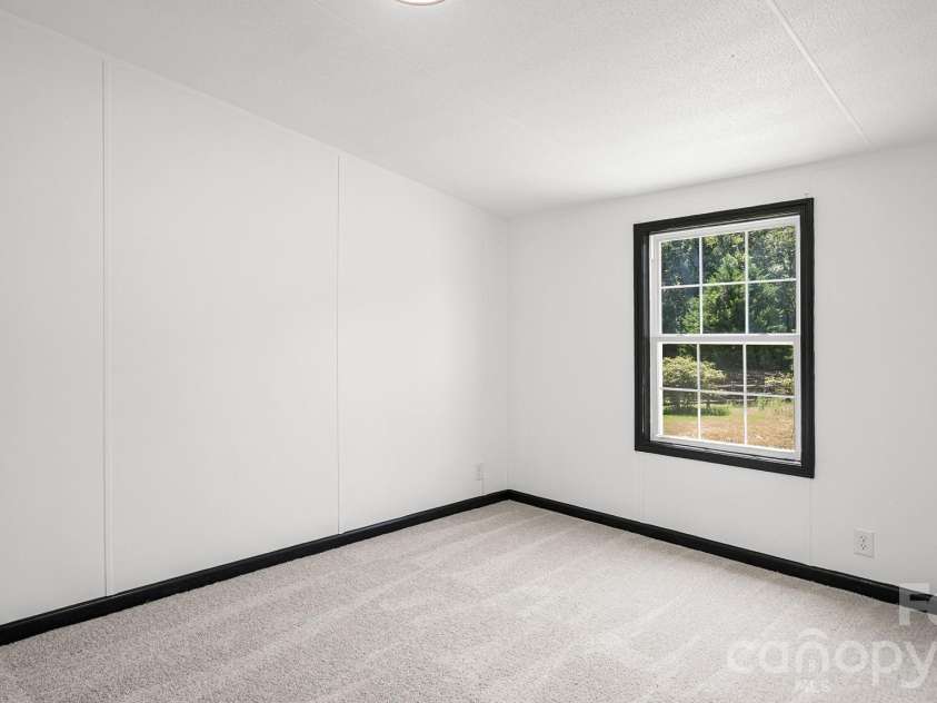 178 Zircon Drive, Statesville, NC 28625.  MLS# CAR4410053, YatesRealty ID 41124. 