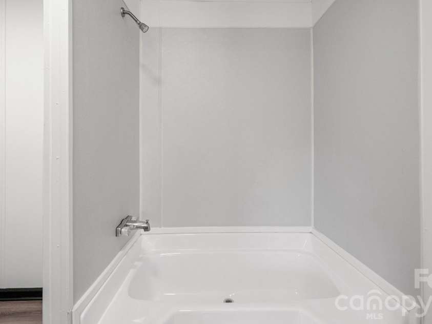 178 Zircon Drive, Statesville, NC 28625.  MLS# CAR4410053, YatesRealty ID 41124. 