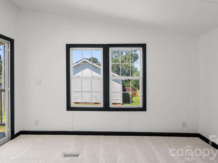 178 Zircon Drive, Statesville, NC 28625.  MLS# CAR4410053, YatesRealty ID 41124. 