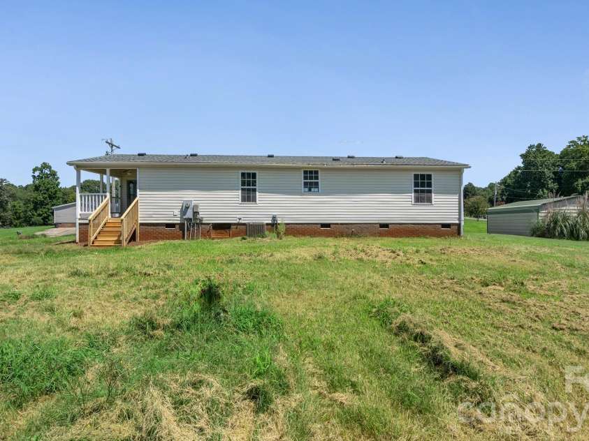 178 Zircon Drive, Statesville, NC 28625.  MLS# CAR4410053, YatesRealty ID 41124. 