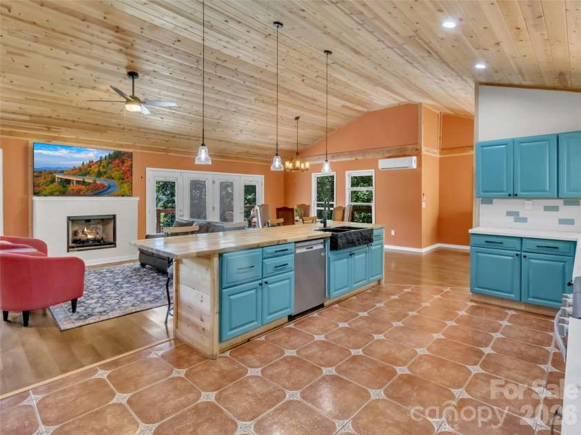 28 Wake Street, Waynesville, NC 28716.  MLS# CAR4402099, YatesRealty ID 41125. 