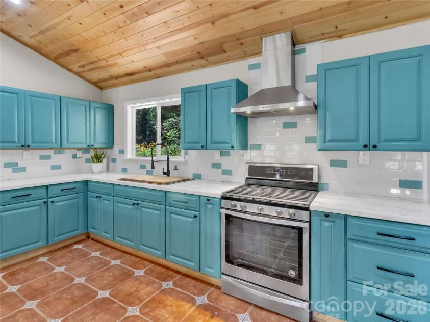 28 Wake Street, Waynesville, NC 28716.  MLS# CAR4402099, YatesRealty ID 41125. Kitchen