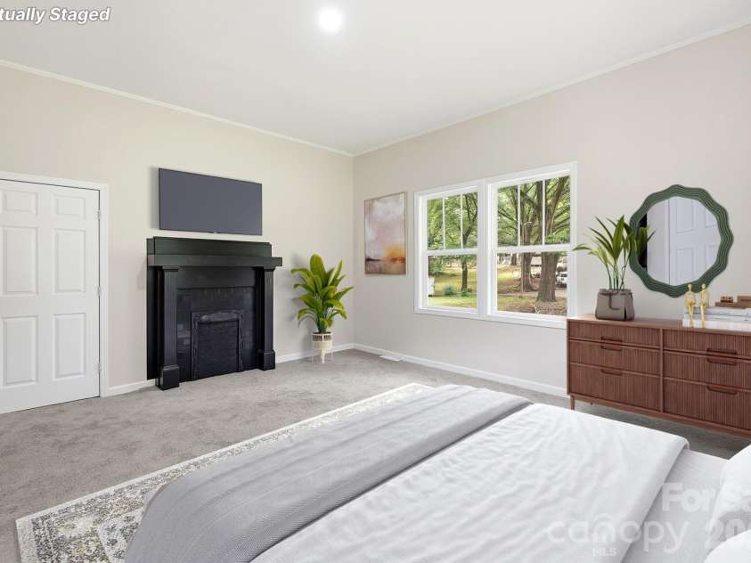 606 Townsend Avenue, Gastonia, NC 28052.  MLS# CAR4396670, YatesRealty ID 41128. 2nd Bedroom - Virtually Staged