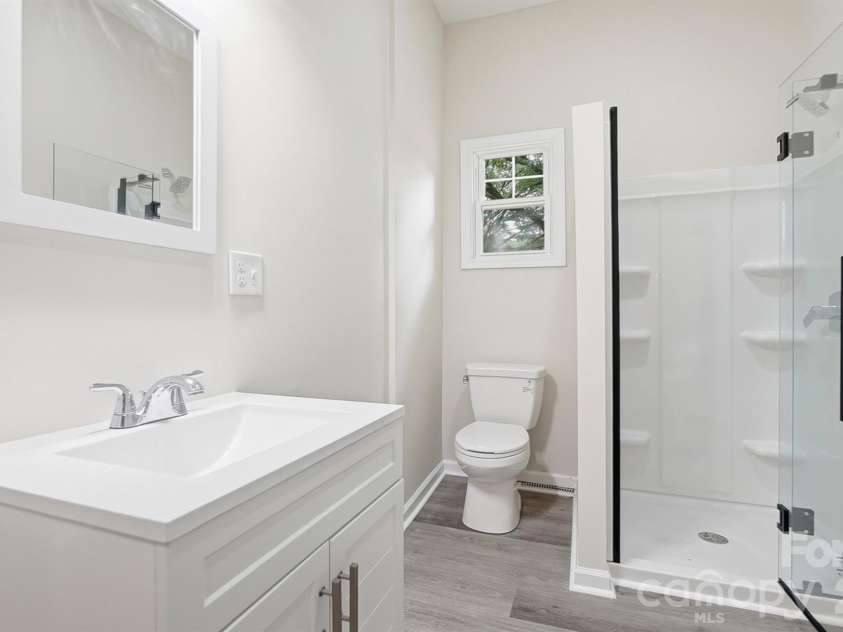 606 Townsend Avenue, Gastonia, NC 28052.  MLS# CAR4396670, YatesRealty ID 41128. 2nd Full Bathroom