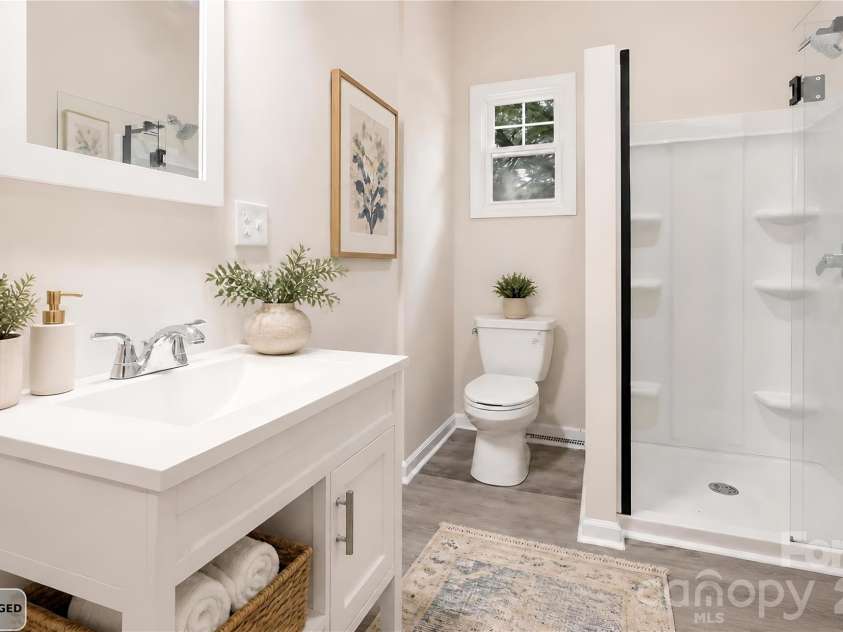 606 Townsend Avenue, Gastonia, NC 28052.  MLS# CAR4396670, YatesRealty ID 41128. 2nd Full Bathroom - Virtually Staged