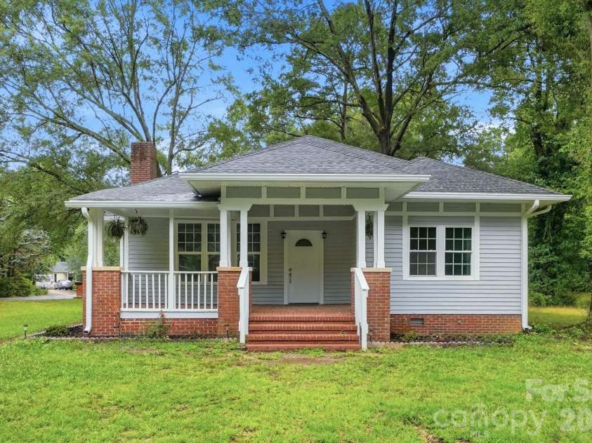 606 Townsend Avenue, Gastonia, NC 28052.  MLS# CAR4396670, YatesRealty ID 41128. Welcome Home