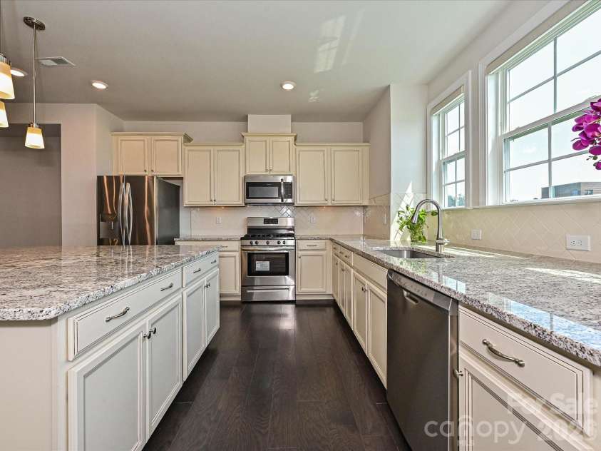7827 Reunion Row Drive, Charlotte, NC 28277.  MLS# CAR4409332, YatesRealty ID 41129. 