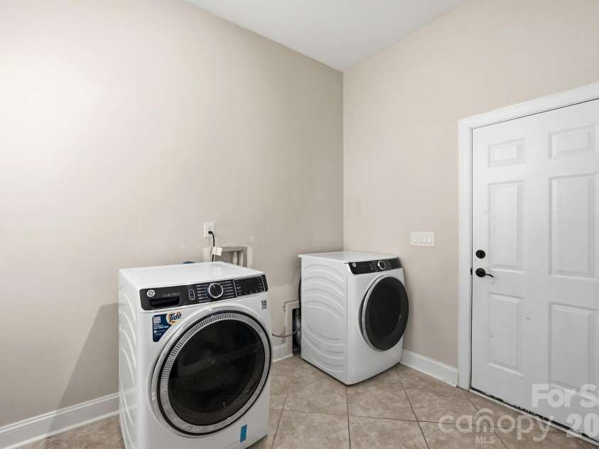 102 Chadderton Way, Waxhaw, NC 28173.  MLS# CAR4400572, YatesRealty ID 41130. 