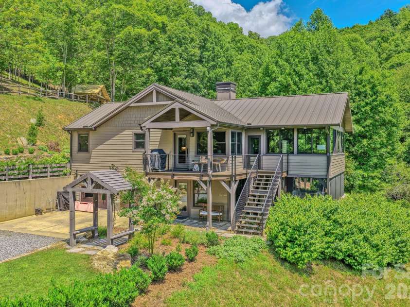 294 Red Knob Lane, Marshall, NC 28753.  MLS# CAR4405147, YatesRealty ID 41131. HOME