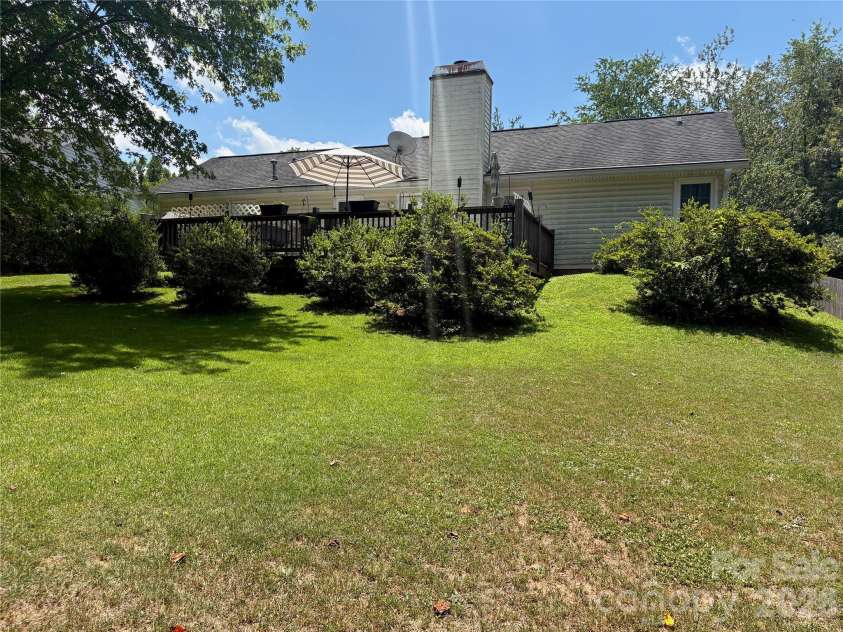 64 Mount Carmel Drive, Asheville, NC 28806.  MLS# CAR4401665, YatesRealty ID 41132. 