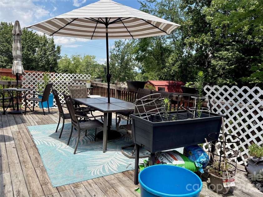 64 Mount Carmel Drive, Asheville, NC 28806.  MLS# CAR4401665, YatesRealty ID 41132. 