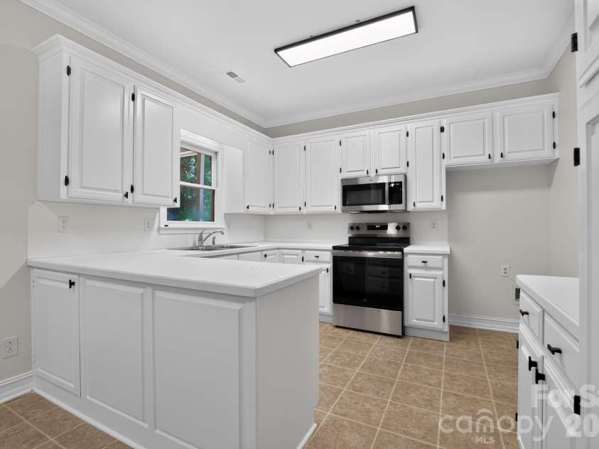 1935 Hamptonwood Road, Rock Hill, SC 29732.  MLS# CAR4410344, YatesRealty ID 41133. 