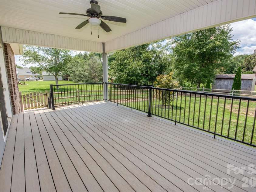 317 Thistle Lane, Statesville, NC 28625.  MLS# CAR4410139, YatesRealty ID 41134. 12 x 19 Covered Deck!