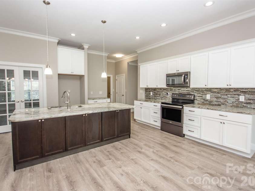 317 Thistle Lane, Statesville, NC 28625.  MLS# CAR4410139, YatesRealty ID 41134. 