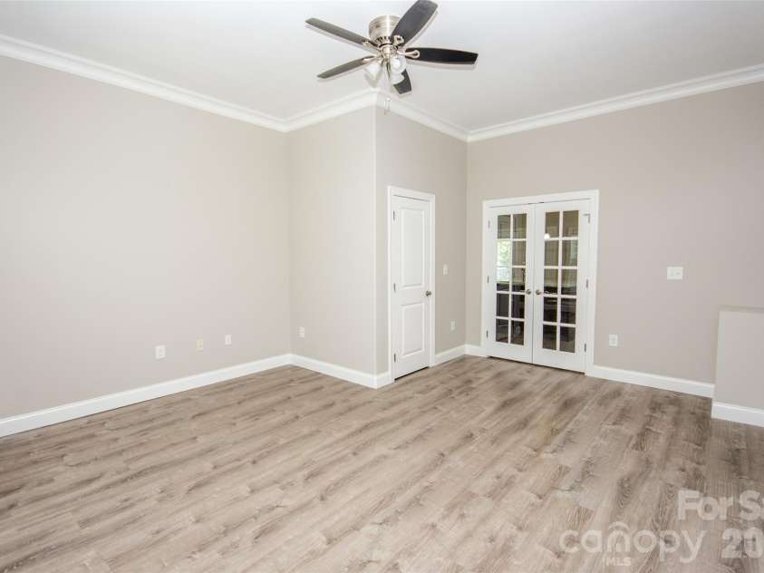 317 Thistle Lane, Statesville, NC 28625.  MLS# CAR4410139, YatesRealty ID 41134. 