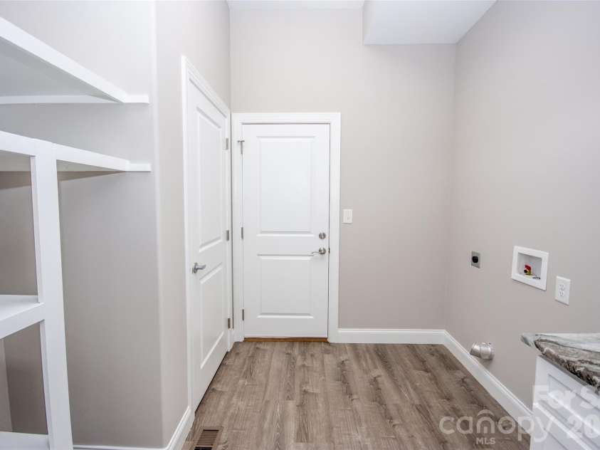317 Thistle Lane, Statesville, NC 28625.  MLS# CAR4410139, YatesRealty ID 41134. 