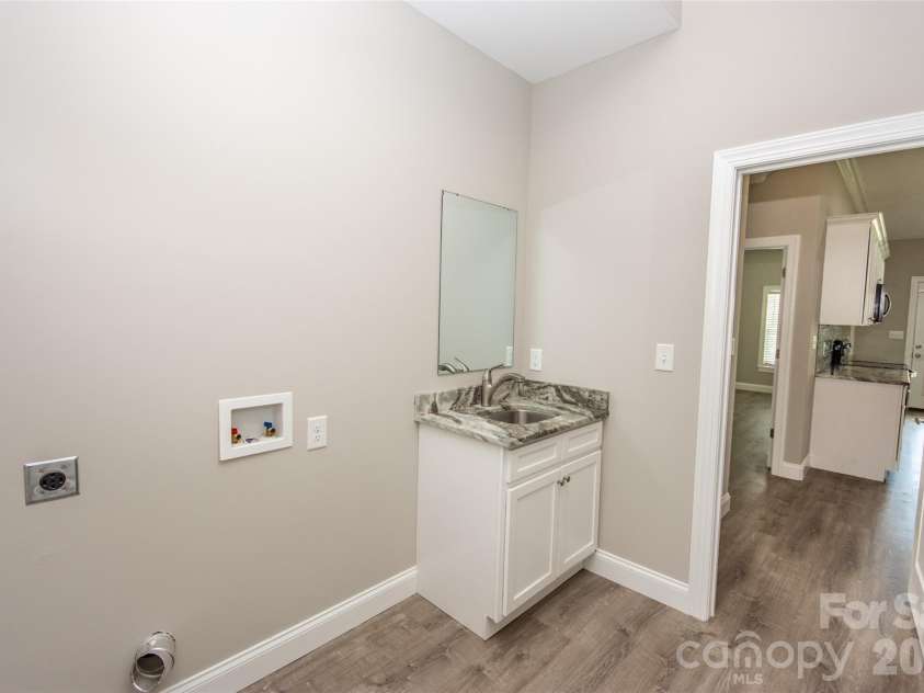 317 Thistle Lane, Statesville, NC 28625.  MLS# CAR4410139, YatesRealty ID 41134. 