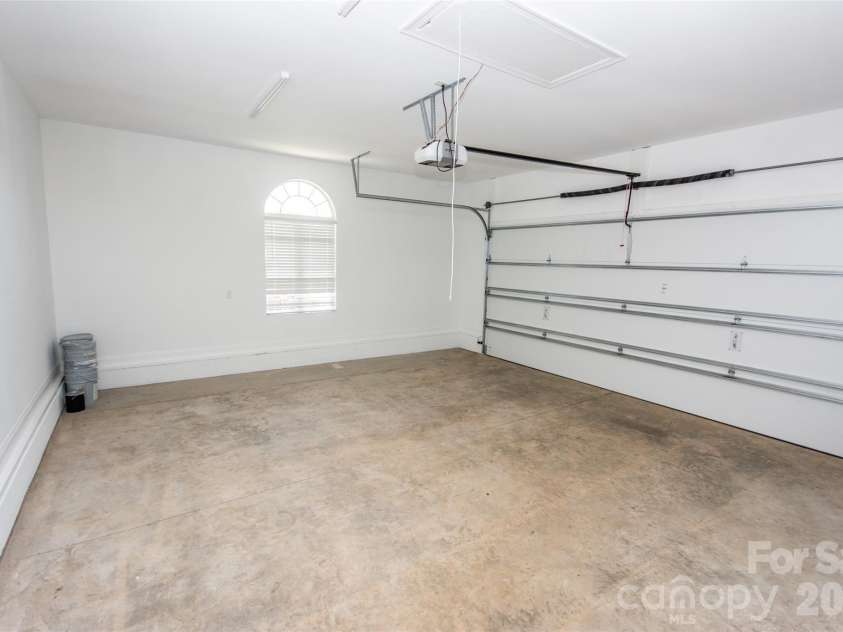 317 Thistle Lane, Statesville, NC 28625.  MLS# CAR4410139, YatesRealty ID 41134. 