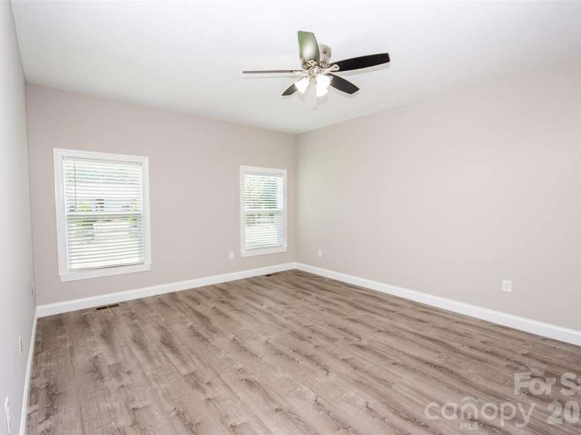 317 Thistle Lane, Statesville, NC 28625.  MLS# CAR4410139, YatesRealty ID 41134. 