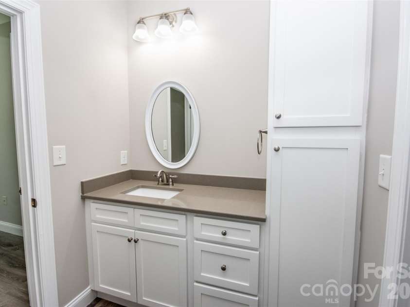 317 Thistle Lane, Statesville, NC 28625.  MLS# CAR4410139, YatesRealty ID 41134. 
