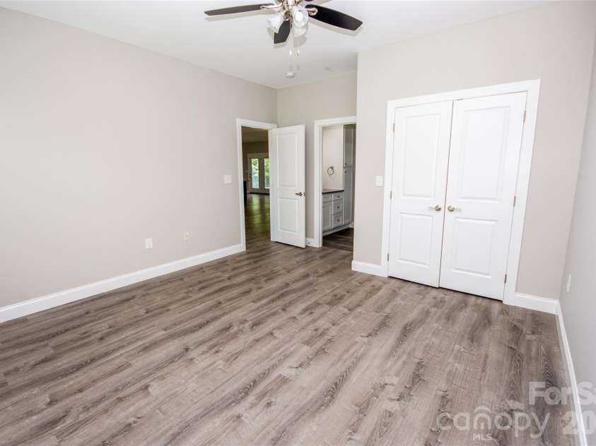 317 Thistle Lane, Statesville, NC 28625.  MLS# CAR4410139, YatesRealty ID 41134. 