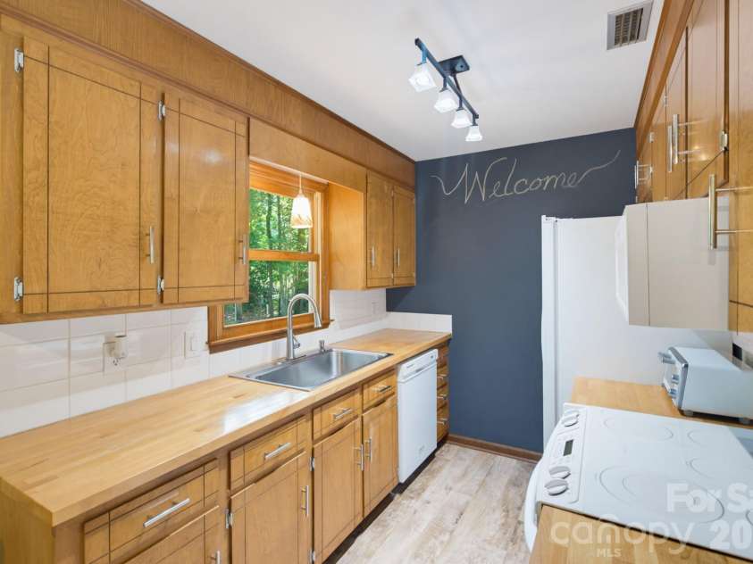 6306 Saddlewood Drive, Waxhaw, NC 28173.  MLS# CAR4406546, YatesRealty ID 41139. 