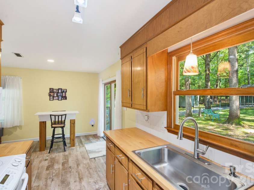 6306 Saddlewood Drive, Waxhaw, NC 28173.  MLS# CAR4406546, YatesRealty ID 41139. 