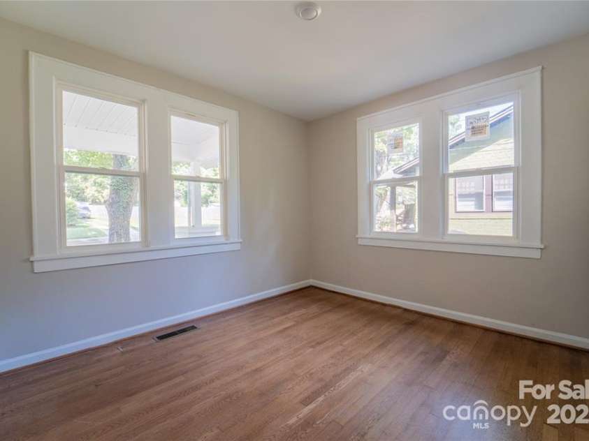 137 Woodlawn Drive, Statesville, NC 28677.  MLS# CAR4325994, YatesRealty ID 4114. 