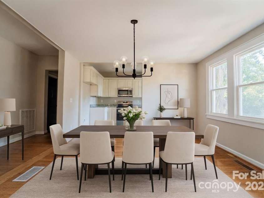 137 Woodlawn Drive, Statesville, NC 28677.  MLS# CAR4325994, YatesRealty ID 4114. Virtually Staged