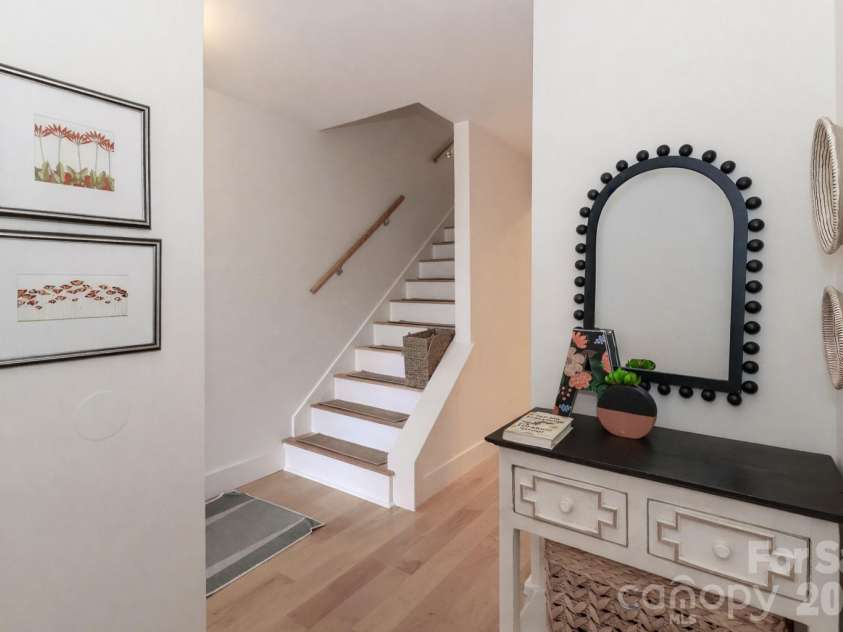 6622 Thermal Road, Charlotte, NC 28211.  MLS# CAR4353317, YatesRealty ID 4114. 