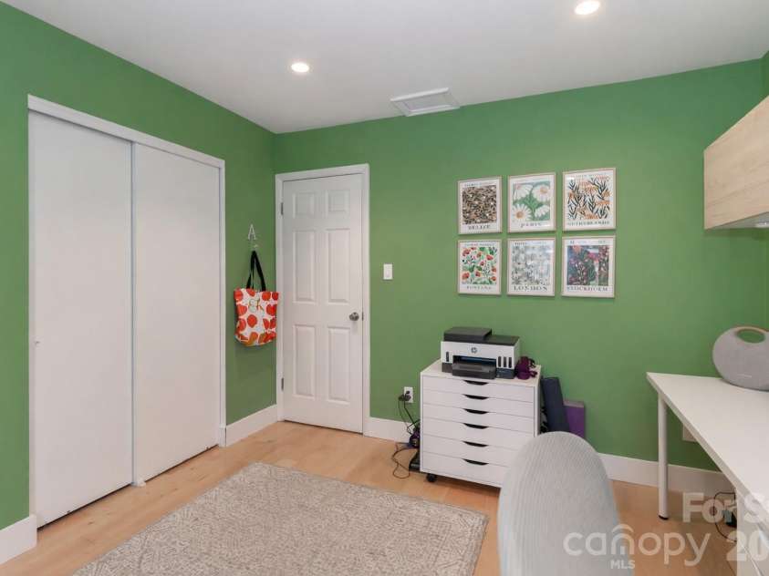 6622 Thermal Road, Charlotte, NC 28211.  MLS# CAR4353317, YatesRealty ID 4114. 