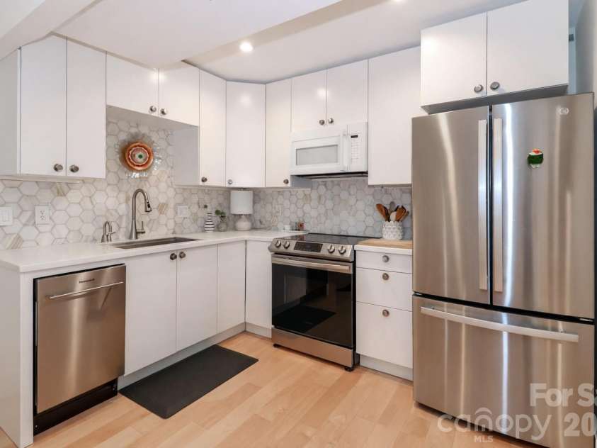 6622 Thermal Road, Charlotte, NC 28211.  MLS# CAR4353317, YatesRealty ID 4114. 
