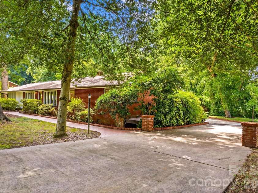 1221 Forestdale Drive, Salisbury, NC 28144.  MLS# CAR4406045, YatesRealty ID 41140. 
