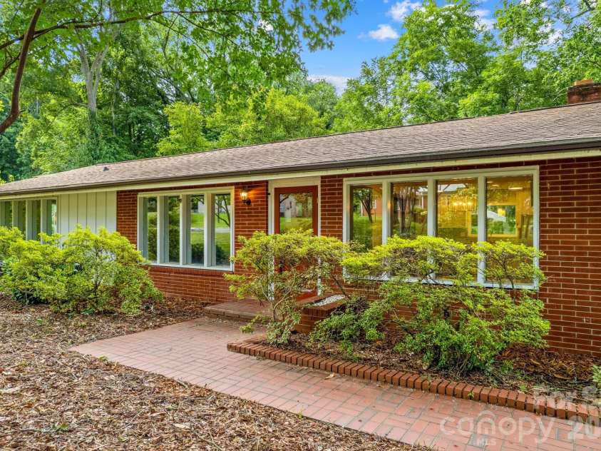 1221 Forestdale Drive, Salisbury, NC 28144.  MLS# CAR4406045, YatesRealty ID 41140. 