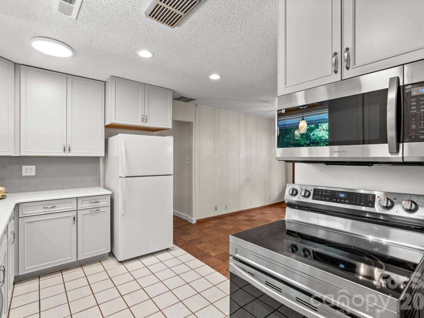 1221 Forestdale Drive, Salisbury, NC 28144.  MLS# CAR4406045, YatesRealty ID 41140. 