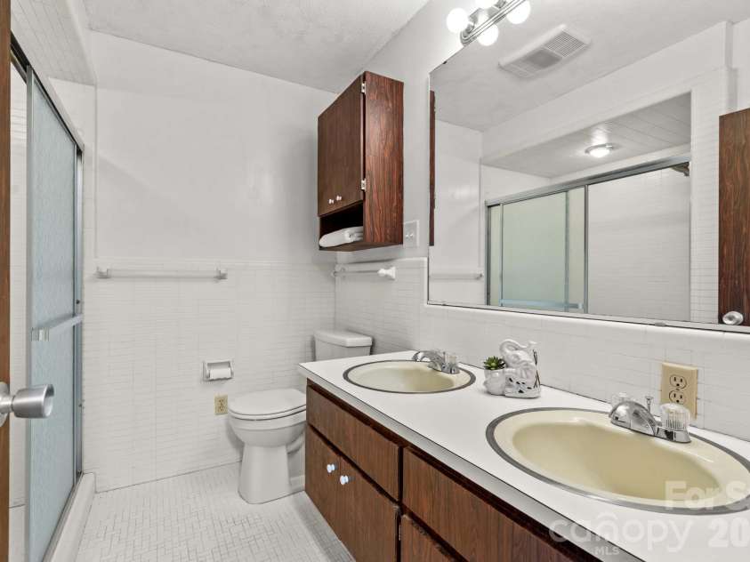 1221 Forestdale Drive, Salisbury, NC 28144.  MLS# CAR4406045, YatesRealty ID 41140. 