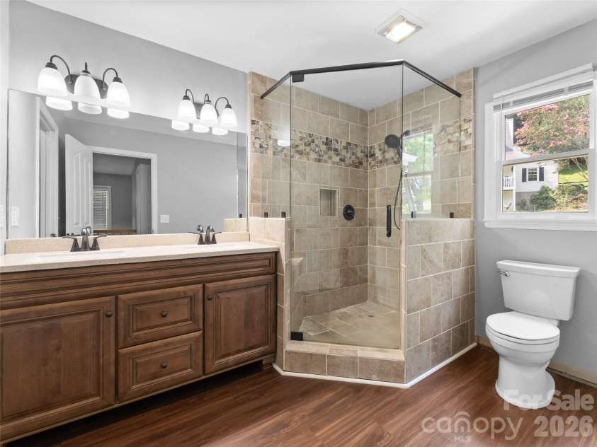 218 Junaluska Oaks Drive, Waynesville, NC 28786.  MLS# CAR4409822, YatesRealty ID 41144. Full Bath Upper Level