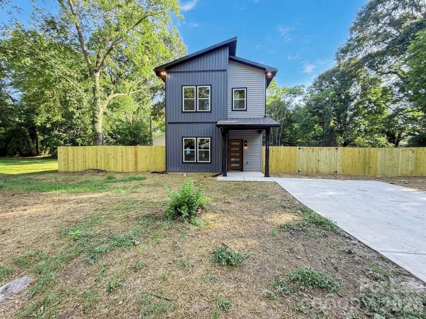 518 Ligon Street, Shelby, NC 28150.  MLS# CAR4404241, YatesRealty ID 41147. 