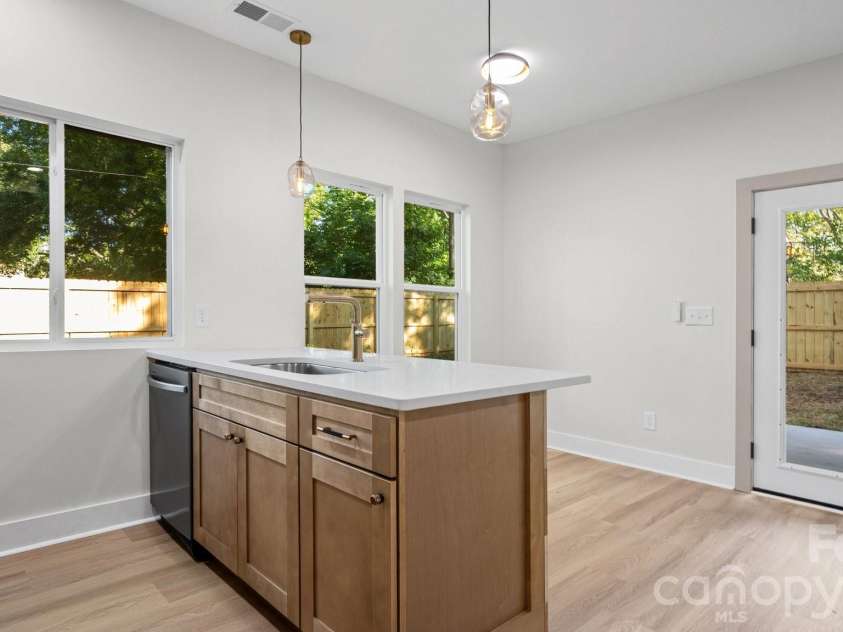 518 Ligon Street, Shelby, NC 28150.  MLS# CAR4404241, YatesRealty ID 41147. 