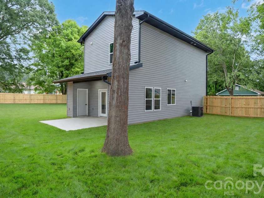 518 Ligon Street, Shelby, NC 28150.  MLS# CAR4404241, YatesRealty ID 41147. 