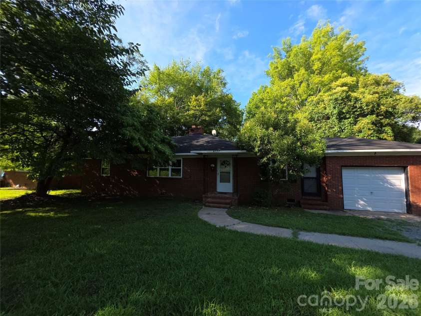 4132 Central Avenue, Charlotte, NC 28205.  MLS# CAR4410443, YatesRealty ID 41148. 