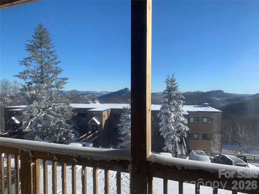 103 Sugar Ski Drive, Sugar Mountain, NC 28604.  MLS# CAR4343363, YatesRealty ID 4115. 