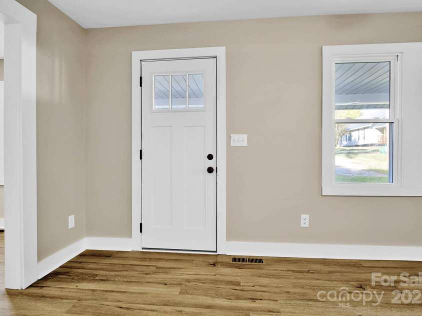 434 Salisbury Street, Denton, NC 27239.  MLS# CAR4318372, YatesRealty ID 4115. 