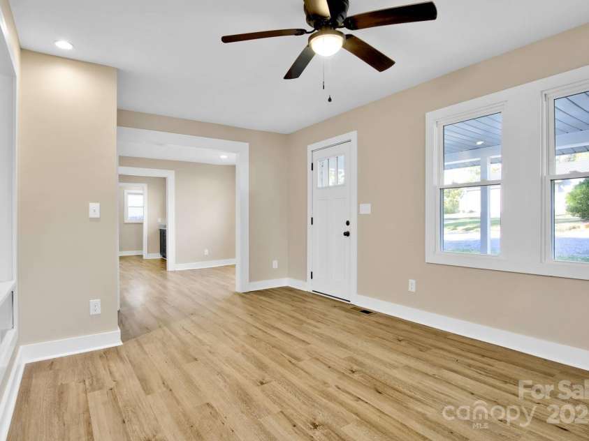 434 Salisbury Street, Denton, NC 27239.  MLS# CAR4318372, YatesRealty ID 4115. 