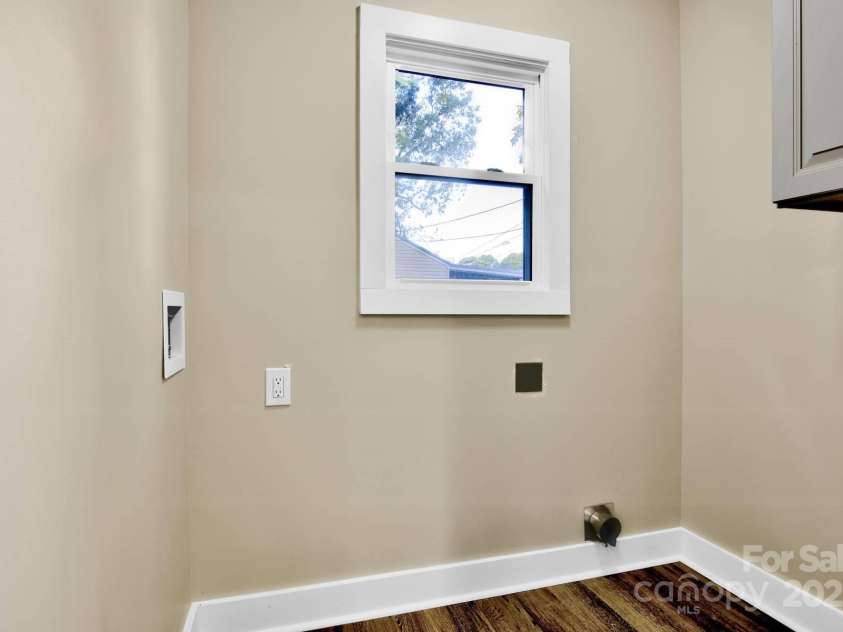 434 Salisbury Street, Denton, NC 27239.  MLS# CAR4318372, YatesRealty ID 4115. 
