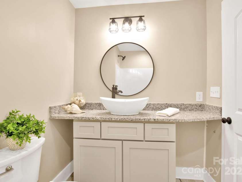 434 Salisbury Street, Denton, NC 27239.  MLS# CAR4318372, YatesRealty ID 4115. 