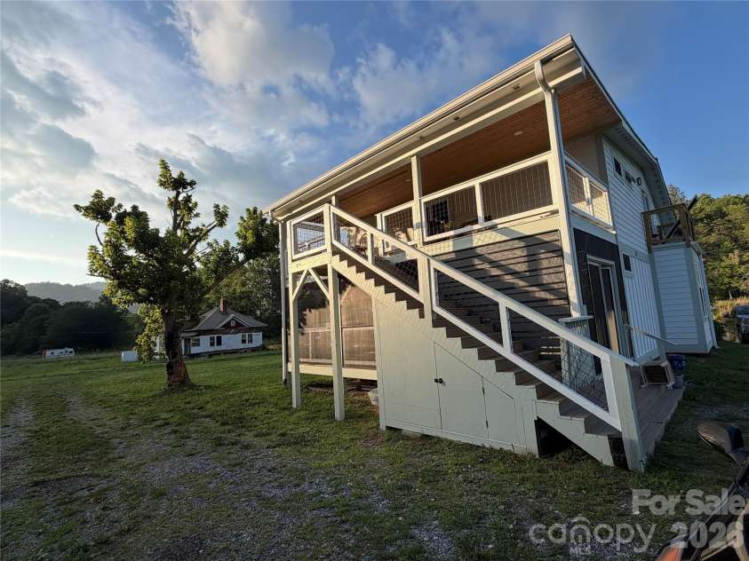 16 Riverside Drive, Barnardsville, NC 28709.  MLS# CAR4396909, YatesRealty ID 41152. 