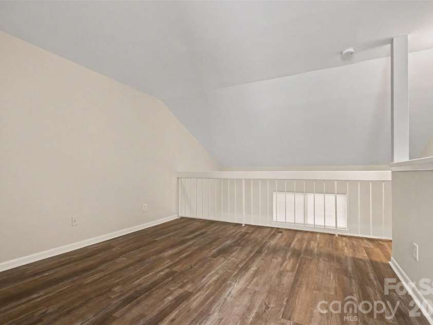 3312 Heathstead Place, Charlotte, NC 28210.  MLS# CAR4405000, YatesRealty ID 41153. LARGE LOFT BEDROOM